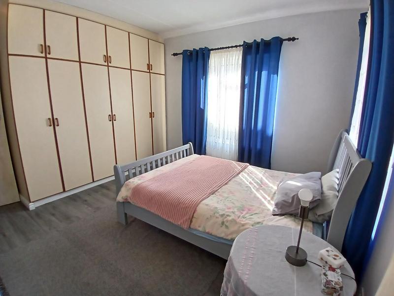 6 Bedroom Property for Sale in Stilbaai Wes Western Cape